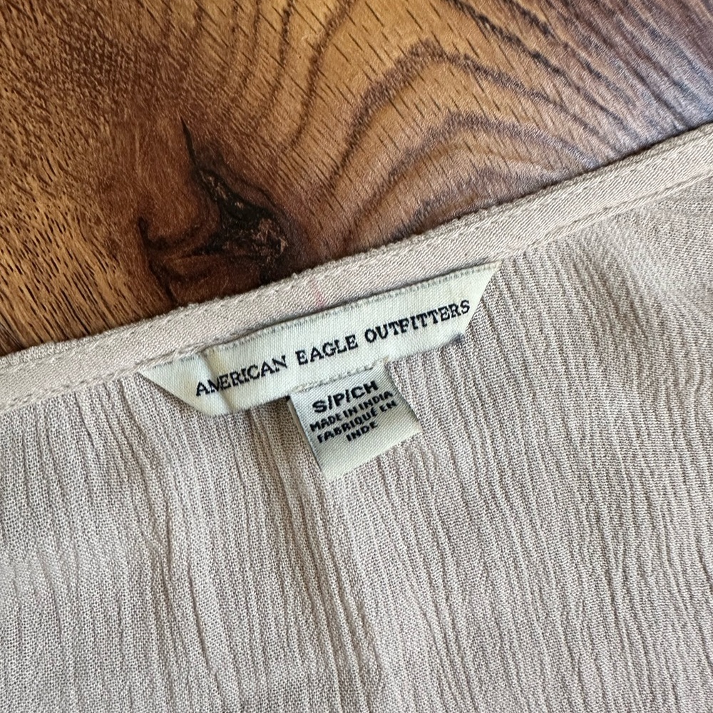 Gorgeous American Eagle Top - Picture 3 of 4